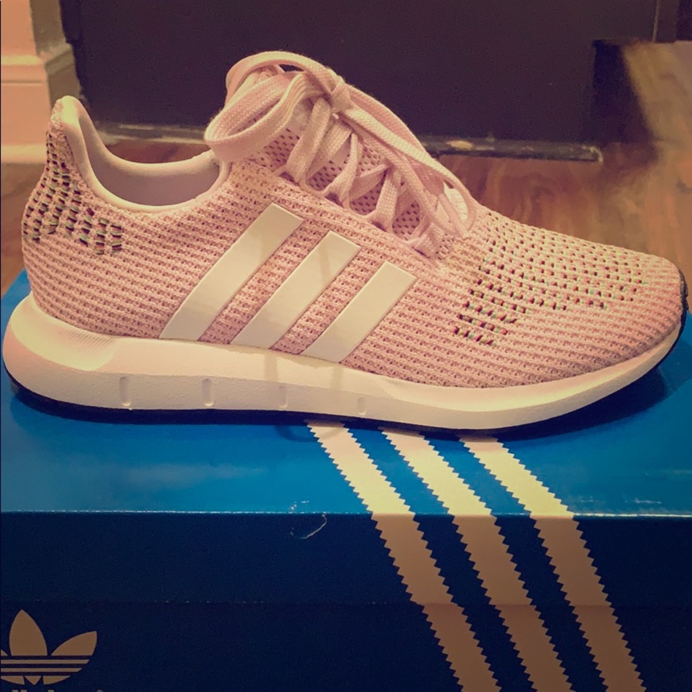 Adidas swift run